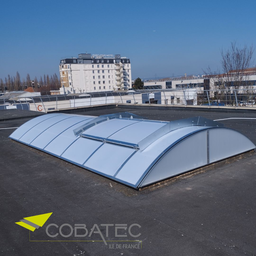 Cobatec votre entreprise spécialisée dans les systèmes de désenfumages pour bâtiments commerciaux et industriels