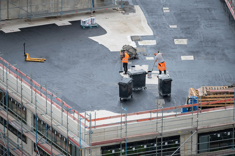 Besoin d'un professionnel de la toiture industrielle pour réaliser vos travaux d'étanchéité ? Contactez Cobatec